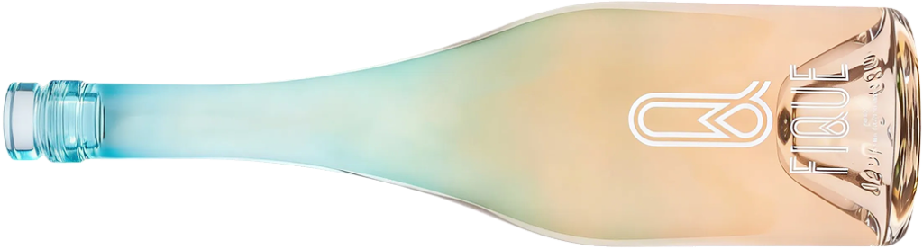 Een stijlvolle fles roséwijn van het merk Fique met een pastelblauwe en roze glans.
